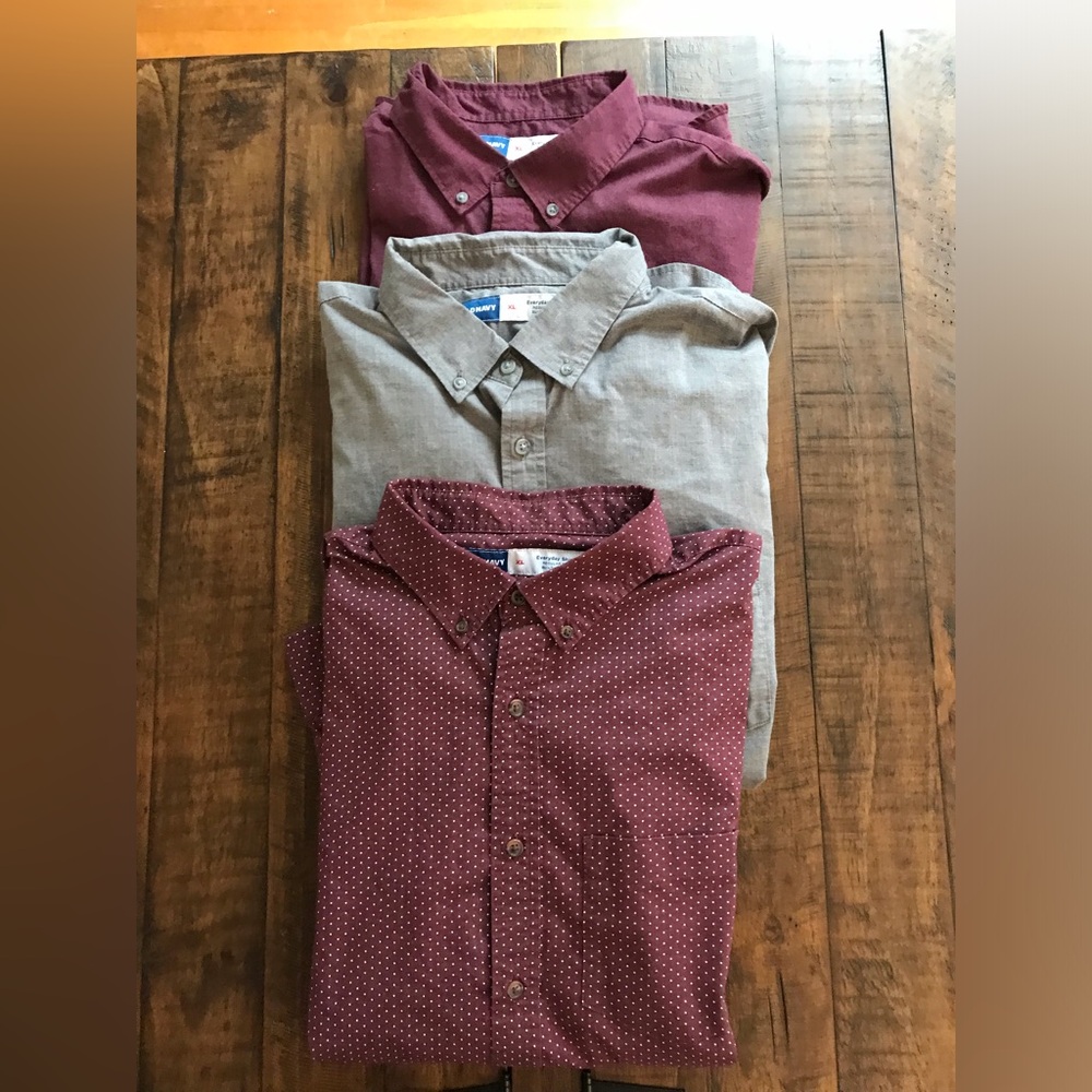 Old Navy Men’s lot of 3 size XL everyday long sleeve button down shirts EUC